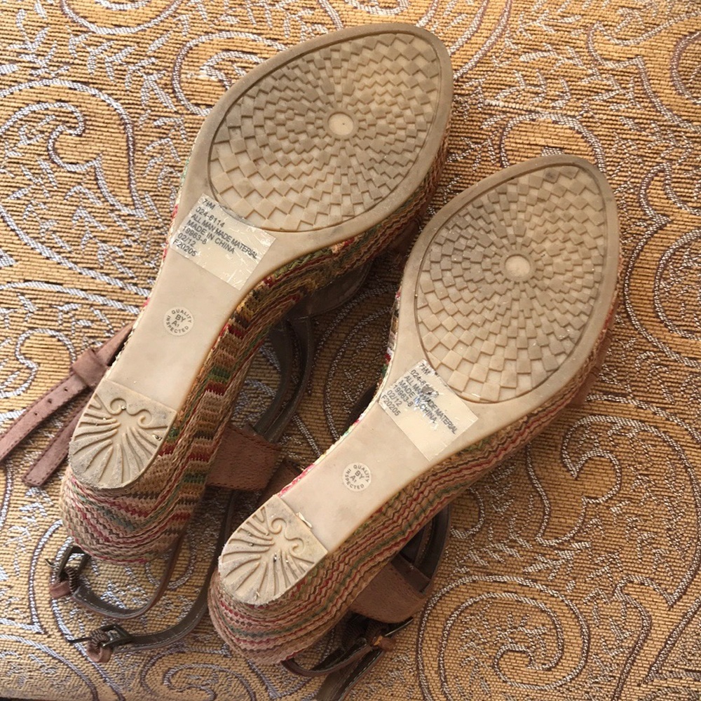 Multi colored wedges - Picture 3 of 3